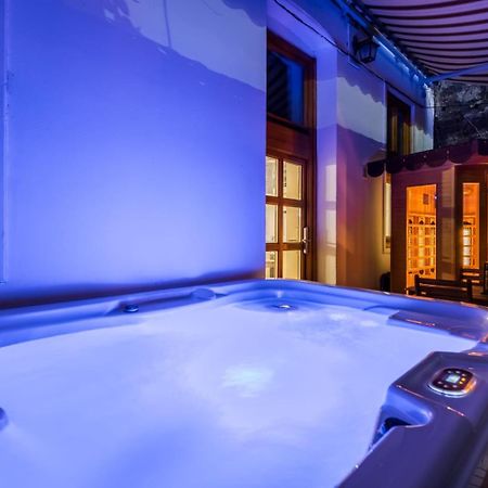 Wellness Wonderland: Garden, Sauna, Jacuzzi In Cbd Budapest Exterior photo