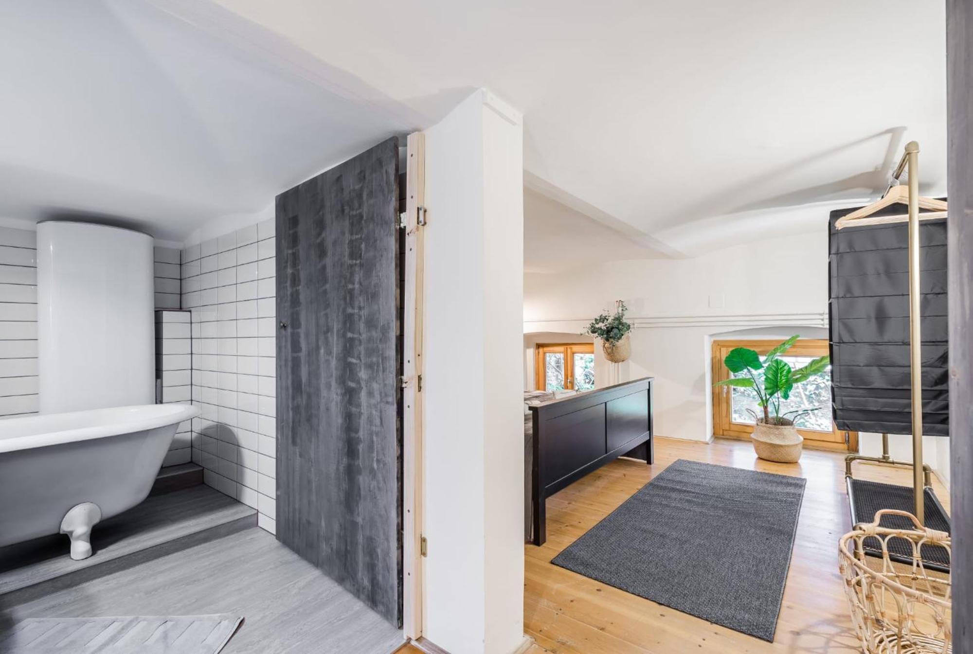 Wellness Wonderland: Garden, Sauna, Jacuzzi In Cbd Budapest Exterior photo